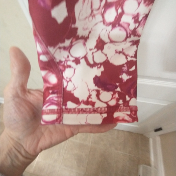 Under Armour Cranberry and White Whimsical Patterned Leggings with Mesh Inserts - Picture 5 of 11